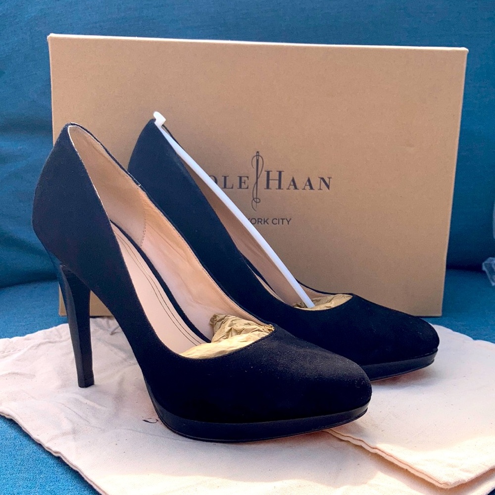 NEW - 9B Cole Haan Chelsea Heel Black Suede